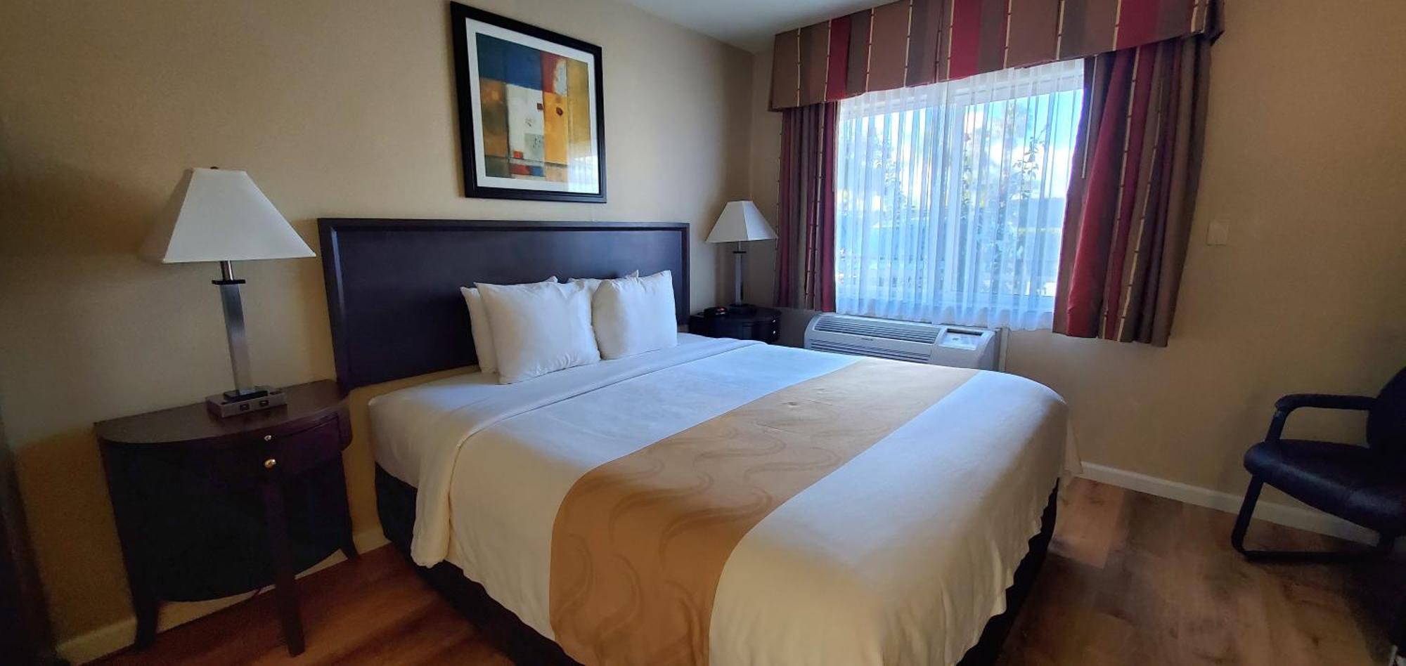 Quality Inn & Suites Anaheim At The Park Exterior foto